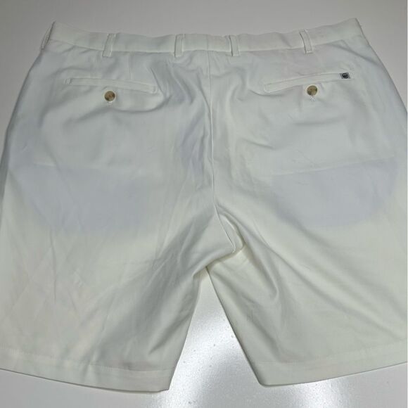 Peter Millar Optic White Golf Shorts in Size 40W x 8.5" IS - Picture 4 of 8